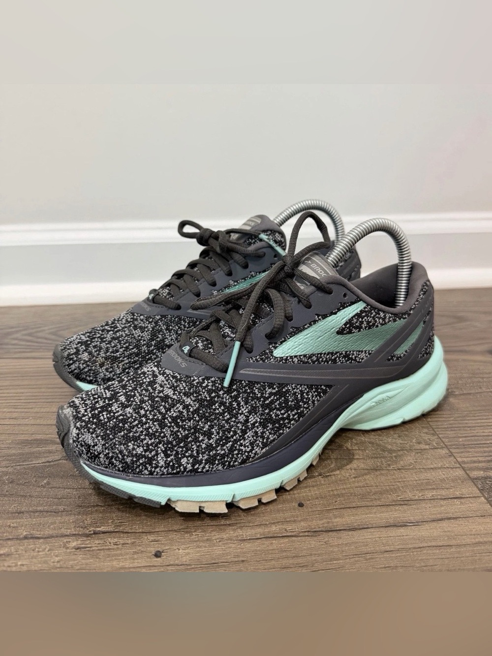 Brooks Transcend 4 Womens Size 7 Running Shoes Black Gray Mint 1202341B048